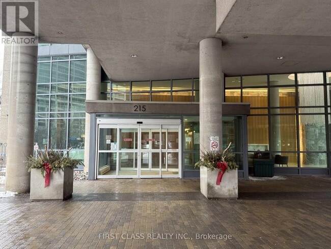 Building Photo - 215 Fort York Blvd