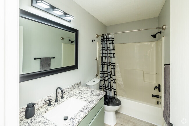 1BR, 1BA - 580SF - Bathroom - Bairsford Place Apartments