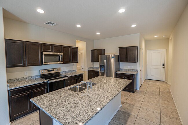 Foto del edificio - A Perfect Place to Call Home — Inside and ...