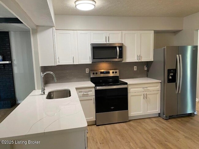 Foto del edificio - 3010 Arjay Ln