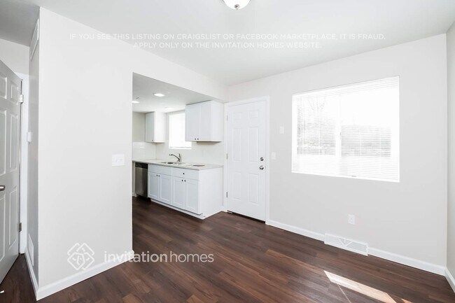 Foto del edificio - 10511 Owens St