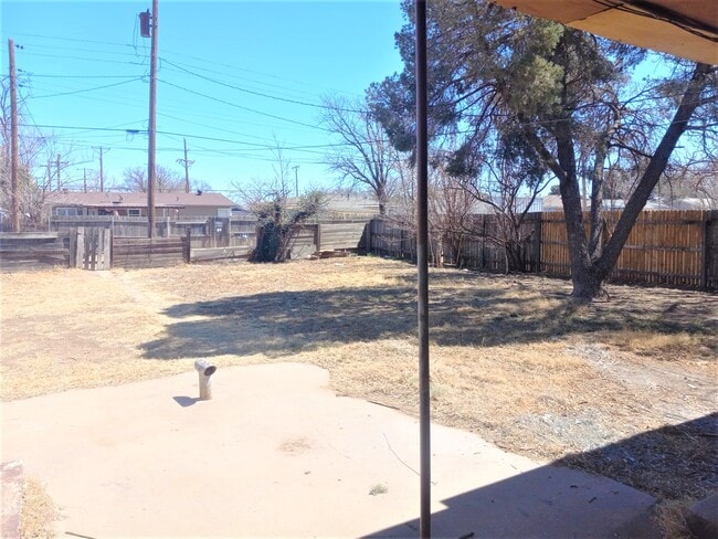 Foto del edificio - 6103 Avenue Q