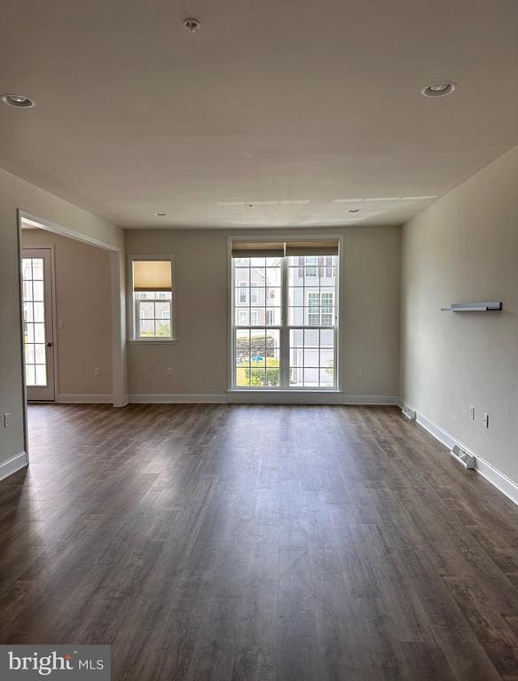 Building Photo - 562 Fawn Ln