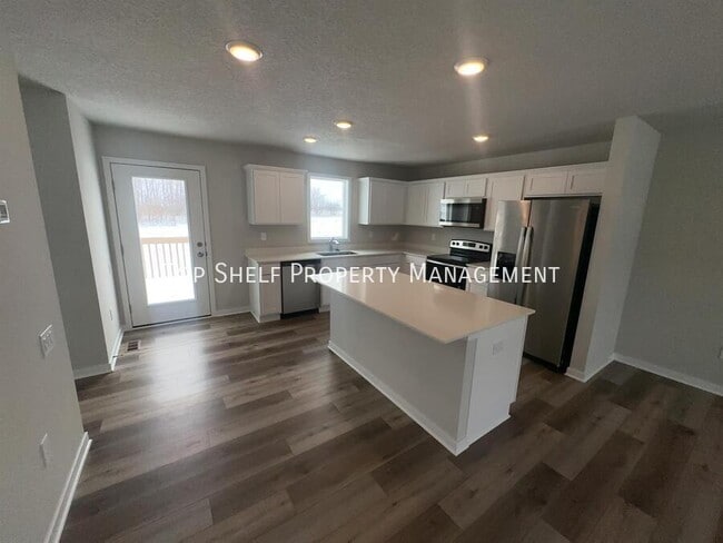 Foto del edificio - 193 NE 56th St