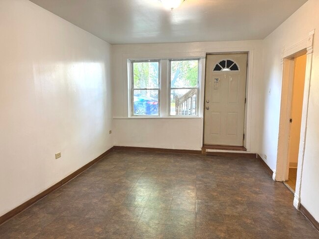 Building Photo - 2503 N Fairfield Ave
