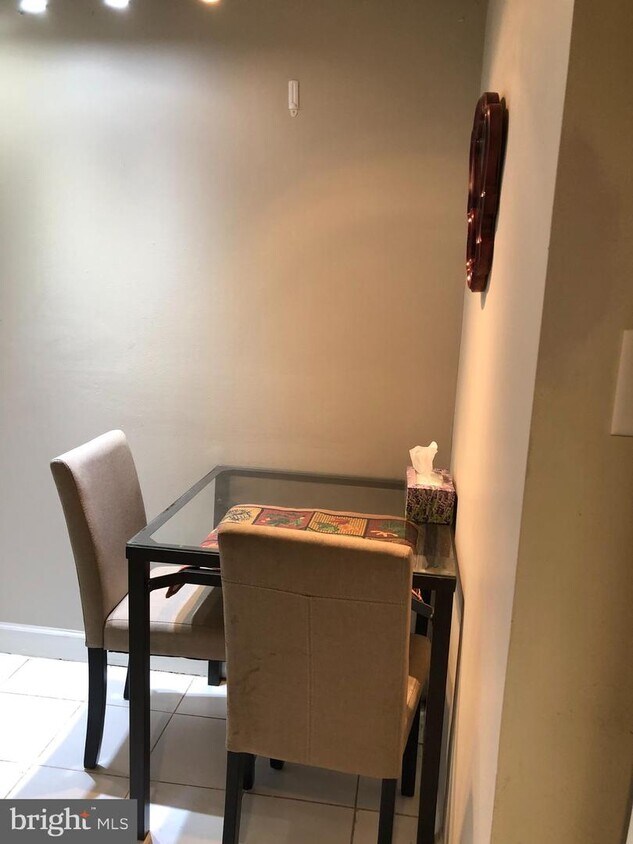 Foto principal - 4024 7th St NE