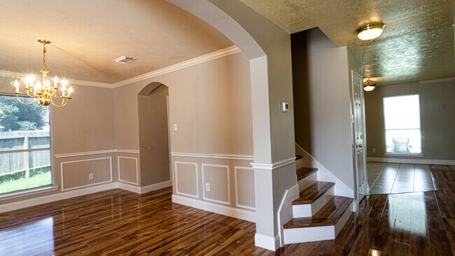 Building Photo - 12023 Raven View Dr