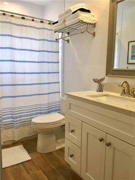 Building Photo - 800 Bond Way