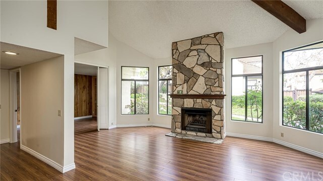 Foto del edificio - 4490 Emerald St