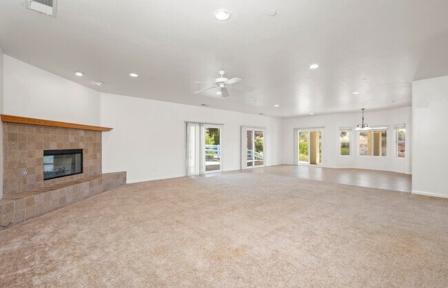 Building Photo - 10183 Hawley Rd