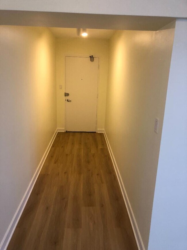 Foto del edificio - 4960 N Marine Dr