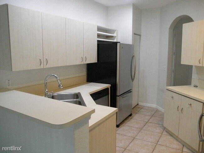 Building Photo - 3 br, 2.5 bath House - 5218 White Oleander