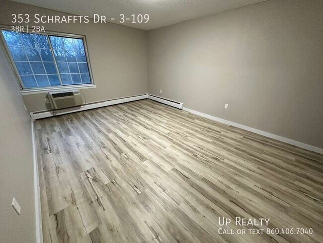 Building Photo - 353 Schraffts Dr