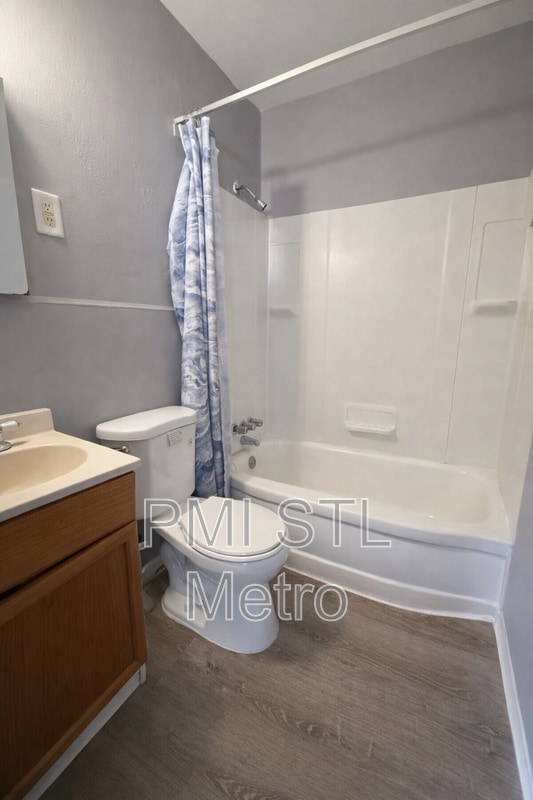 Foto del edificio - 705 Beardsley Ct