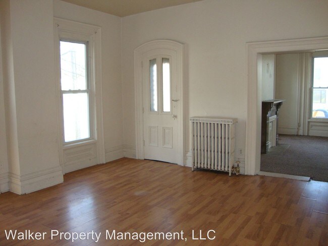 Building Photo - 203 W Holmes St