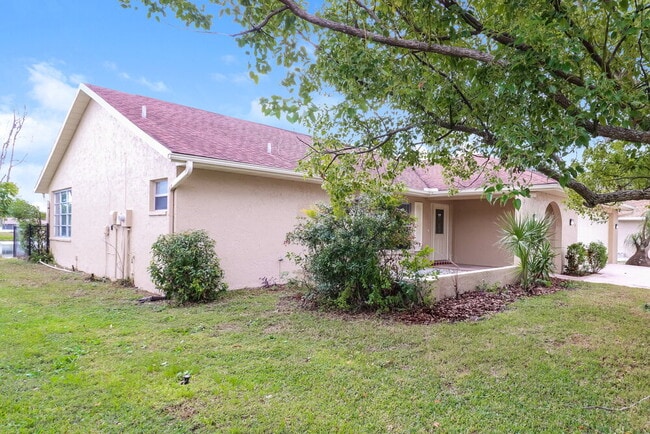 Building Photo - 7618 Summertree Ln