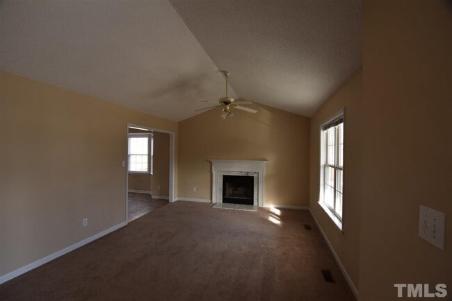 Building Photo - 114 Gracie Ln