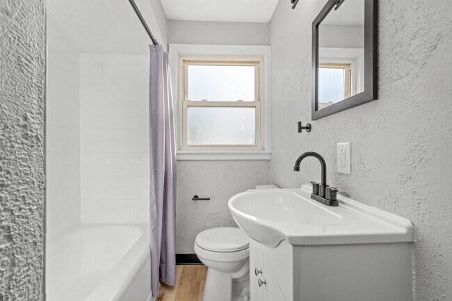 Building Photo - 3 Bedroom home in West Mifflin available o...