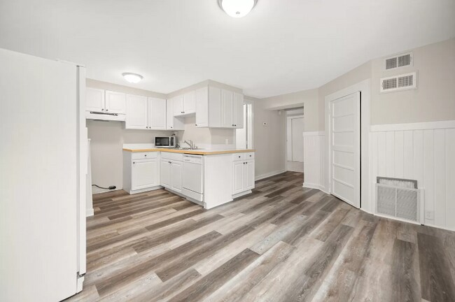 Foto del edificio - 170 N Sycamore St