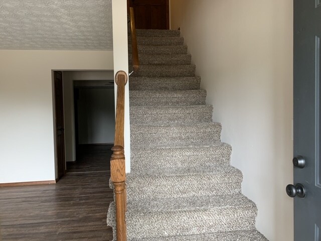 Foto del edificio - 715 Oak Trl