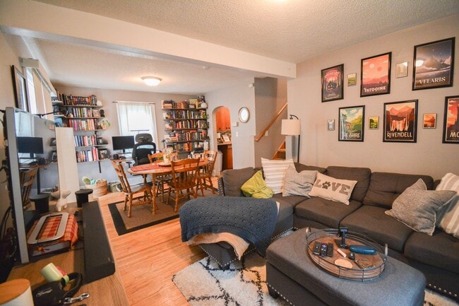 Building Photo - Tucked away, conveniently located, home fo...