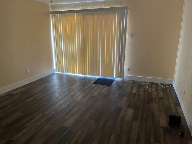 Foto del edificio - 3313 N 68th St