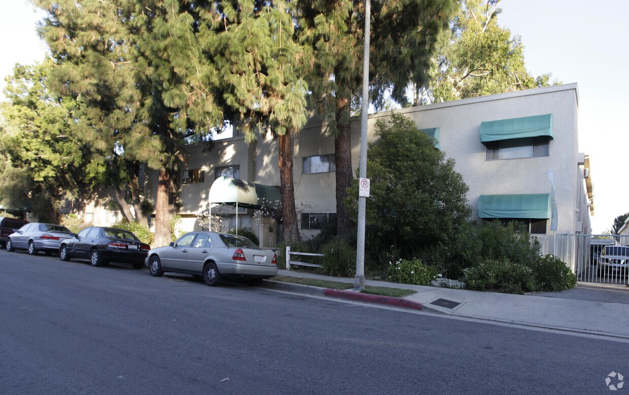 Edificio - 18645-1865 Collins St