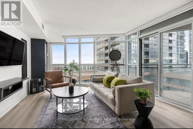 Photo du bâtiment - 21 Iceboat Terr