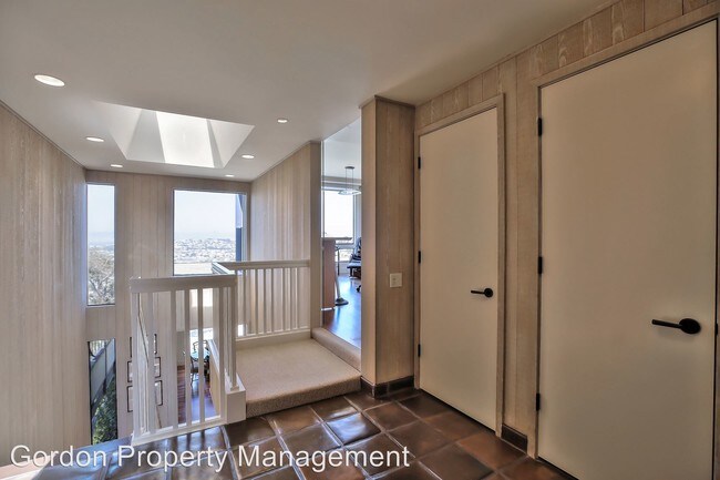 Foto del edificio - 3 br, 3 bath House - 220 Beacon Street
