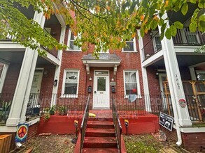 Building Photo - 2807 Barton Ave