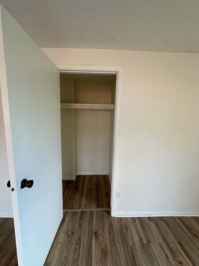 Foto del edificio - 2448 Burgandy Ln