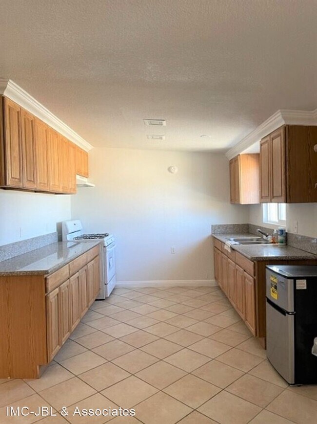 Foto del edificio - 4 br, 1.5 bath House - 8461 Eucalyptus Ave.