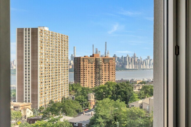 Building Photo - 305 Palisade Ave
