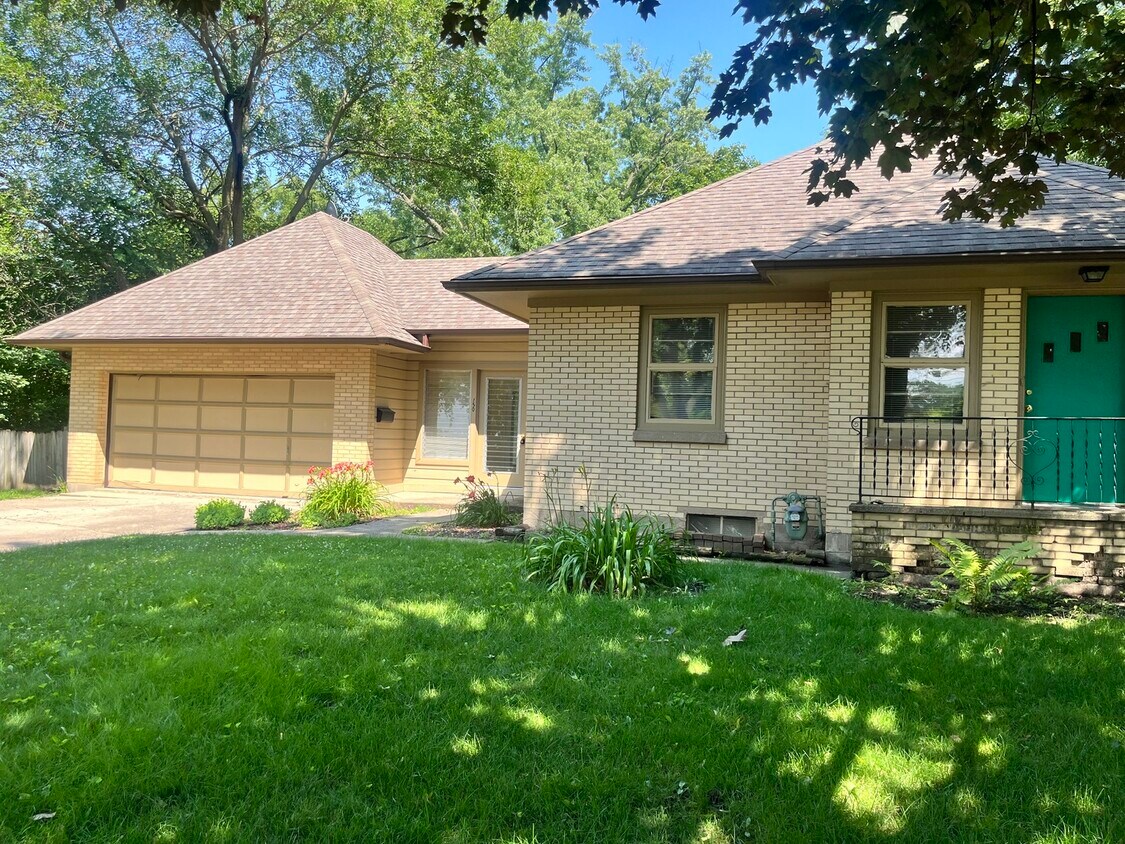 150 Woodland Rd, Libertyville, IL 60048 House Rental in Libertyville