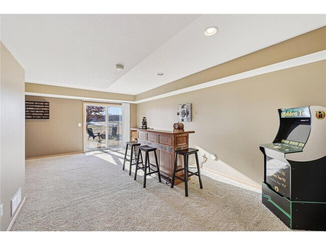 Foto del edificio - 8451 Jonquil Ln N