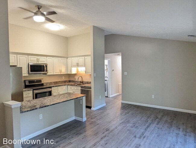 Building Photo - 2 br, 1 bath House - 12305 Silvergate Way ...