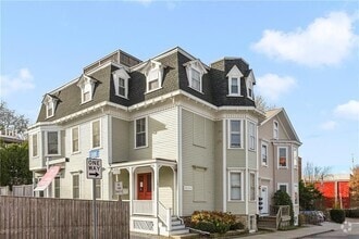 Building Photo - 109 Church St