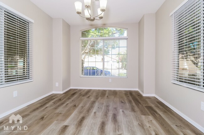 Foto del edificio - 2303 E Aire Libre Ave