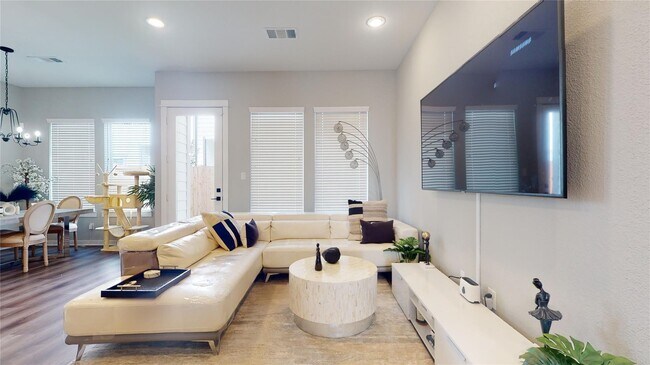 Foto del edificio - 8439 Berry Brush Ln