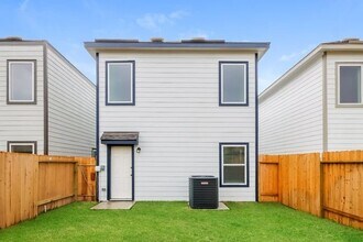 Building Photo - 15216 Estrella Rd E