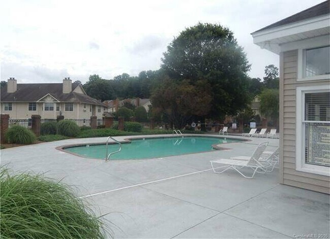 Foto del edificio - 5226 Amity Springs Dr