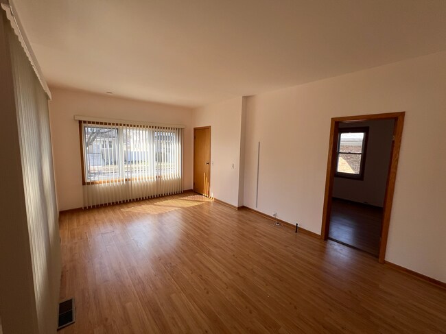 Foto del edificio - 4447 N Melvina Ave