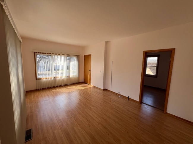 Building Photo - 4447 N Melvina Ave