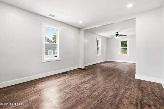 Building Photo - 236 Seaview Ave