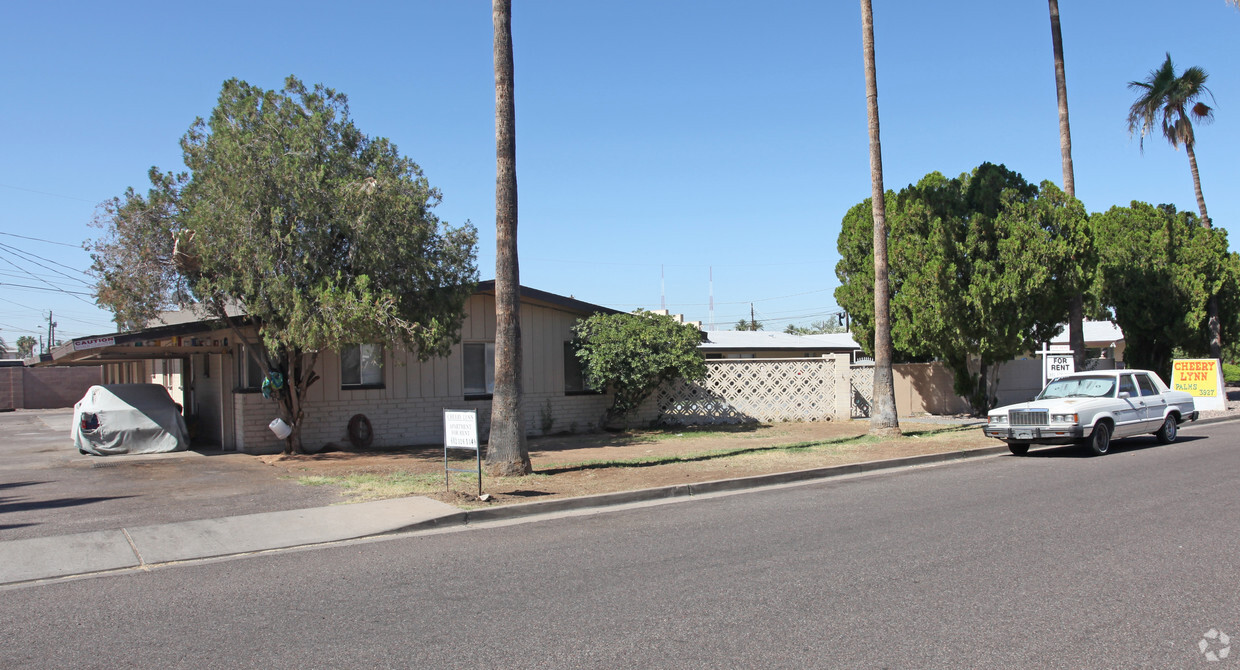 Foto del edificio - Cheery Lynn Palms