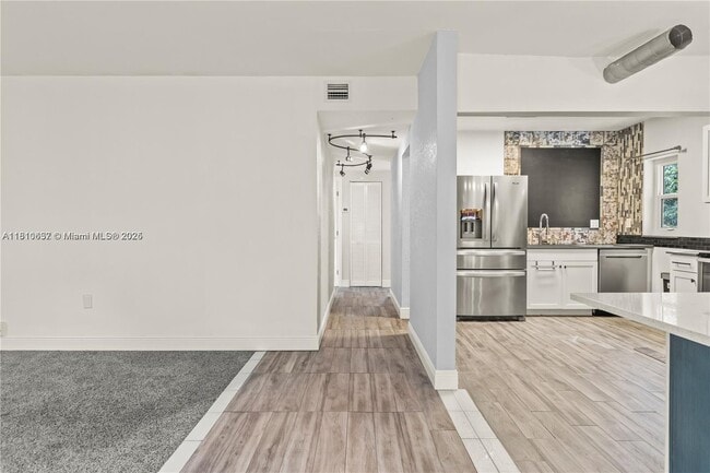 Building Photo - 5900 SW 44th Terrace