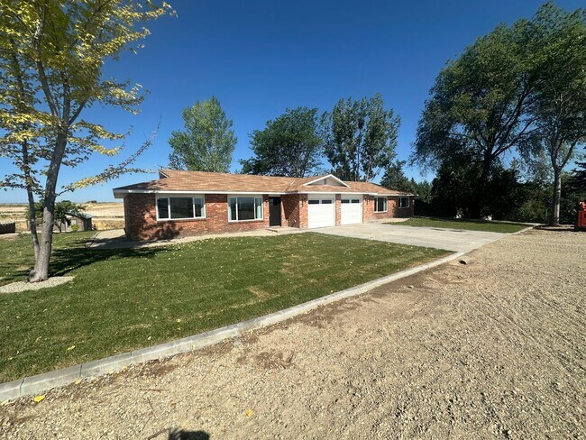 Foto del edificio - Style and Class....2 Bedroom, 1 bath , 1 C...