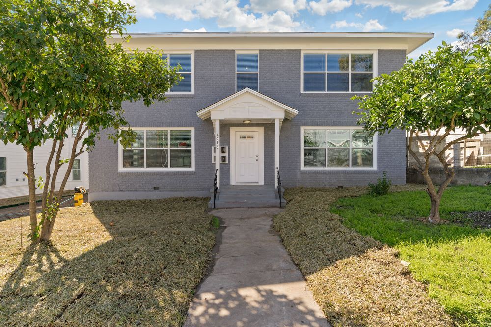 Foto principal - 1026 W French Pl 2 San Antonio TX 78212