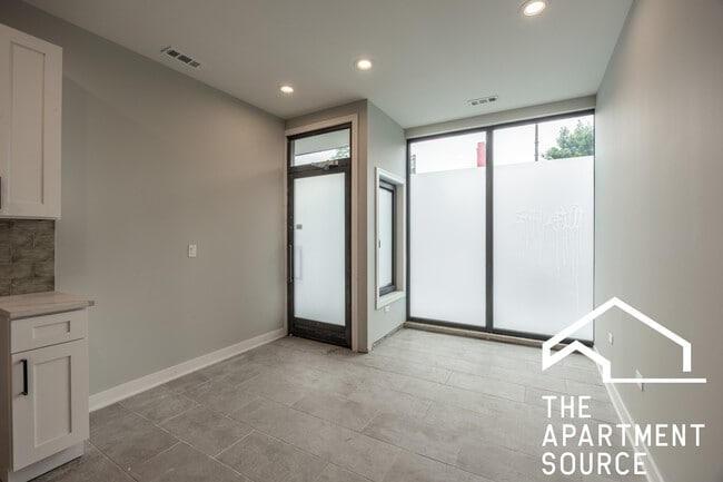Foto del edificio - 5416 W Belmont Ave