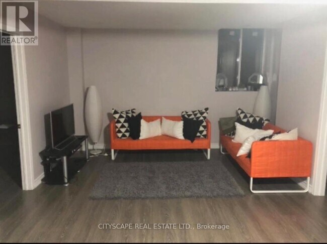 Building Photo - 16 Larande Ct